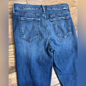 MOTHER The Looker blue Jean in Groovin’